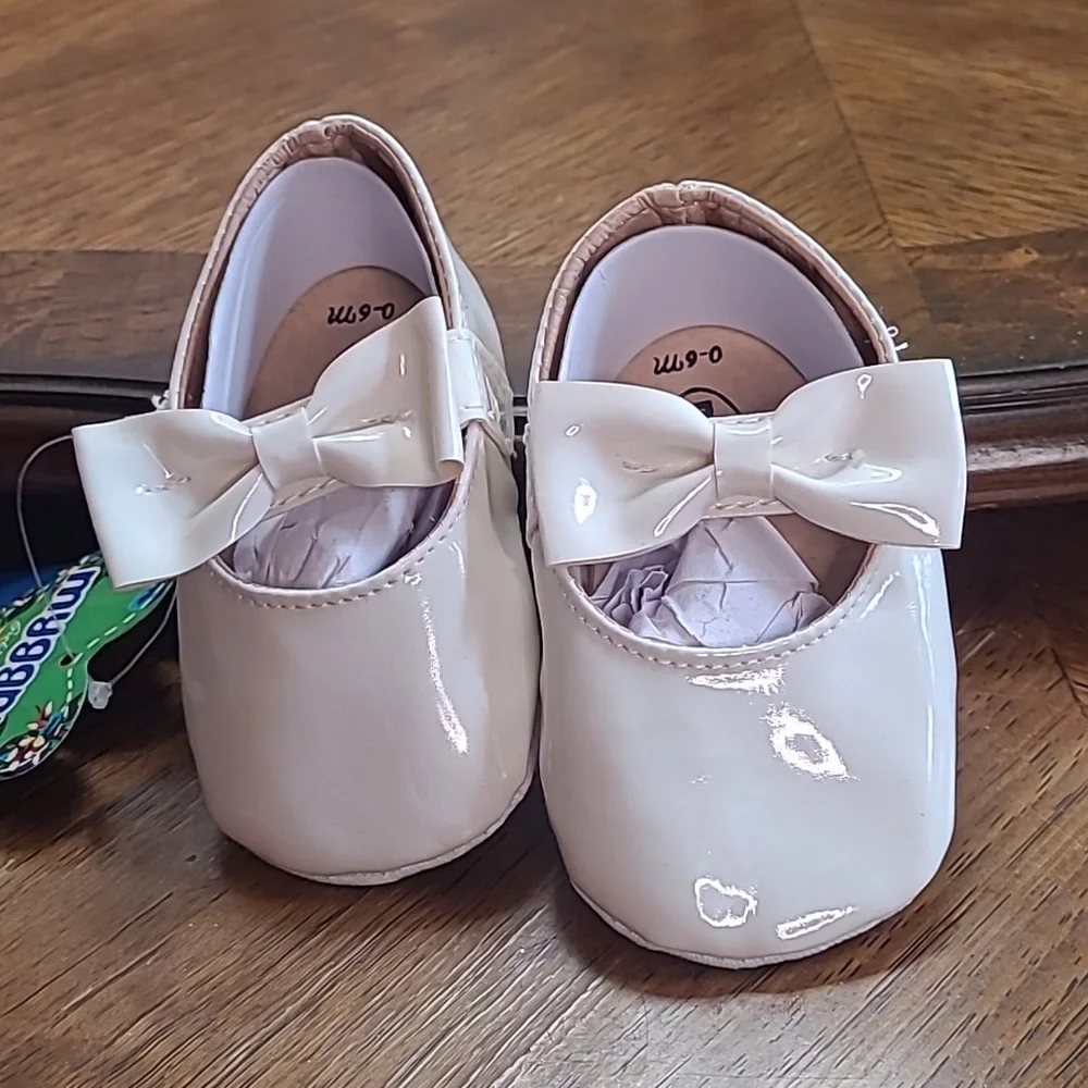 New with tags! Baby Girls Mary Jane Flats dress shoes first walkers